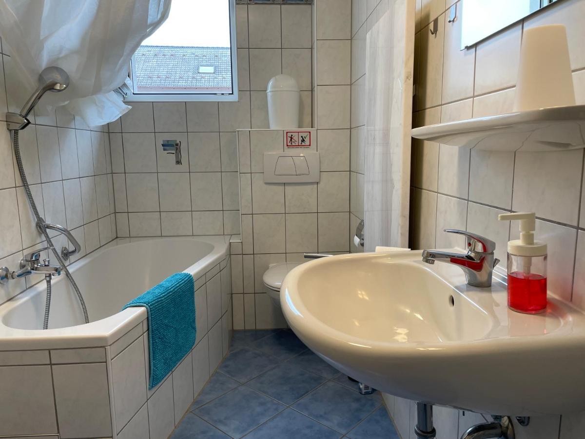 Altstadt Naehe 7 Min Fussweg Ueber Alte Maibruecke Zu Pension Mit Balkon & Garten, Ideal For Long Stay, Relocation 옥센푸르트 외부 사진